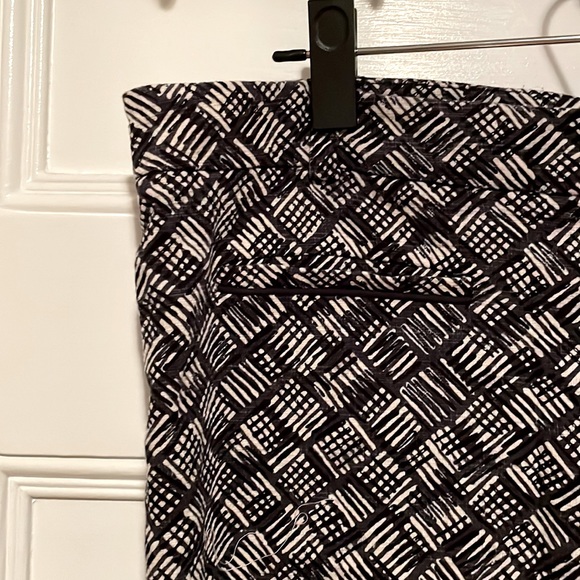 Anthropologie Patterned Cropped Pants - size 12 - Picture 1 of 6